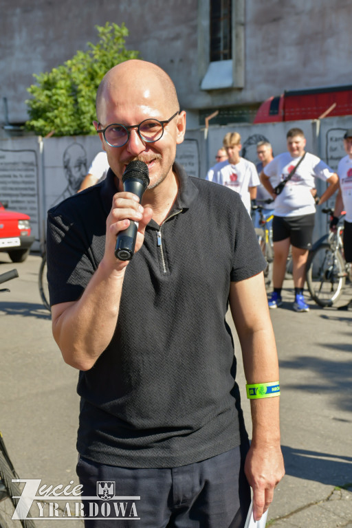 Słoneczny dzień, rowery i rodzinna atmosfera