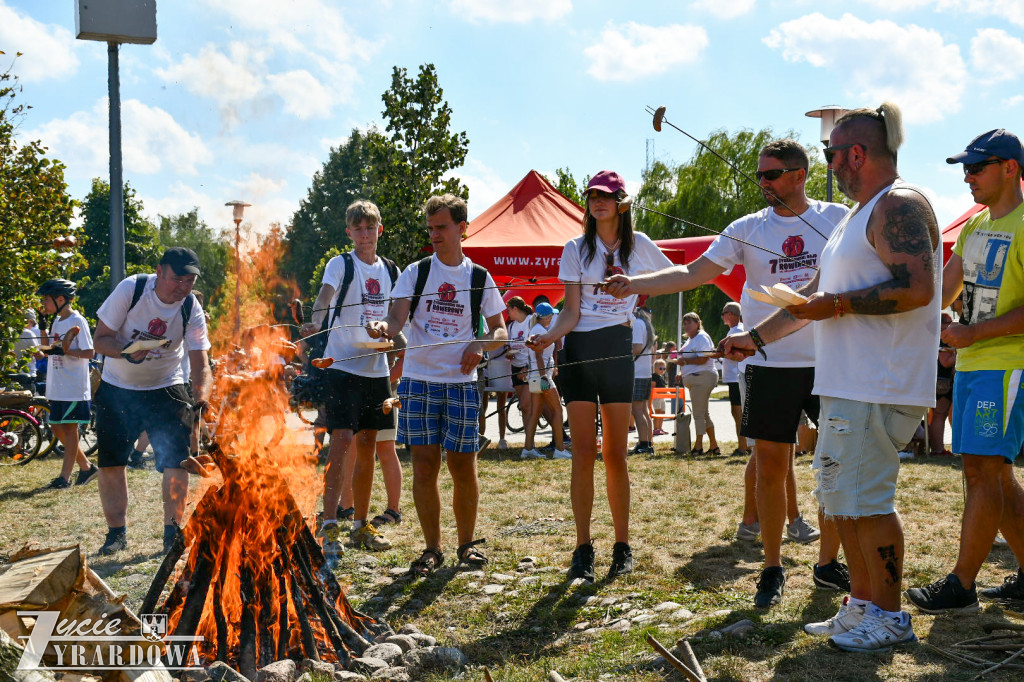 Słoneczny dzień, rowery i rodzinna atmosfera