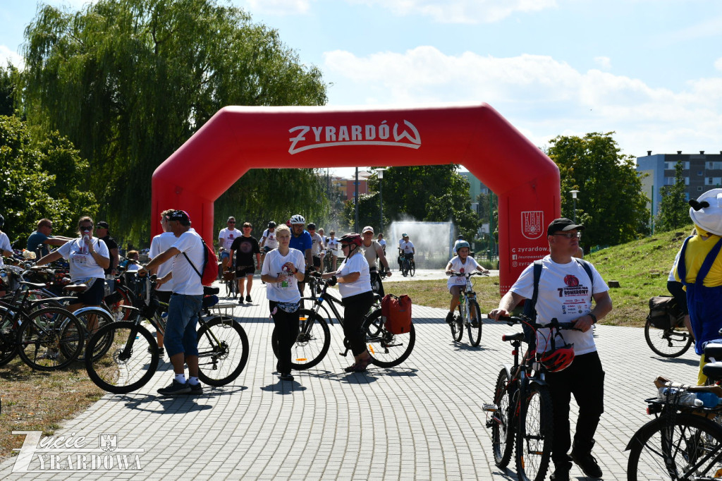 Słoneczny dzień, rowery i rodzinna atmosfera