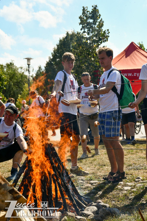 Słoneczny dzień, rowery i rodzinna atmosfera