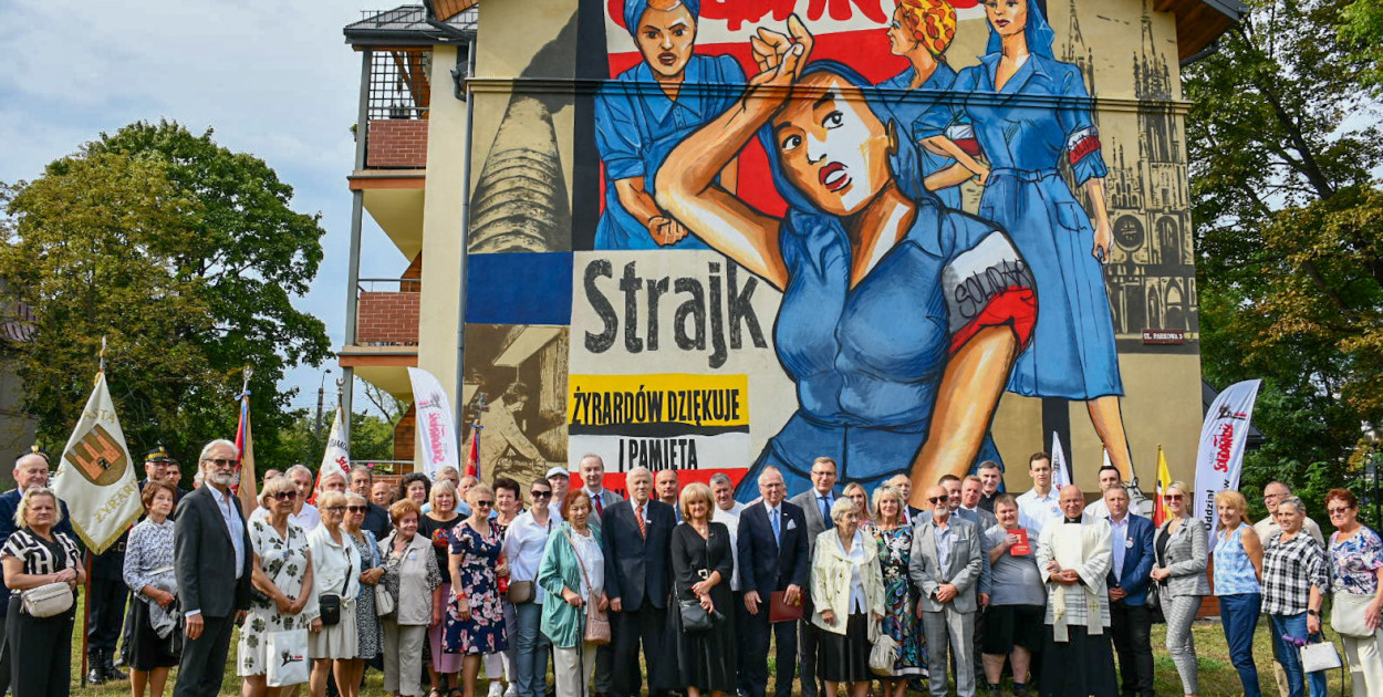 Mural Solidarności w nowym miejscu