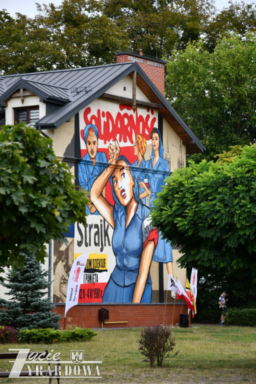 Mural Solidarności w nowym miejscu