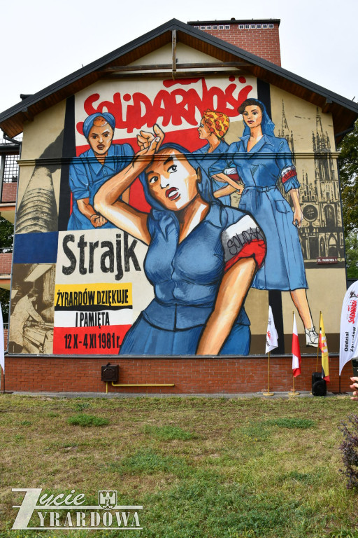 Mural Solidarności w nowym miejscu