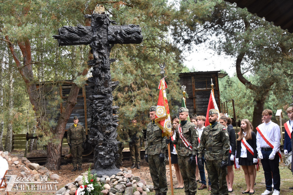 Krzyż Męczenników i hołd ofiarom sowieckiego reżimu
