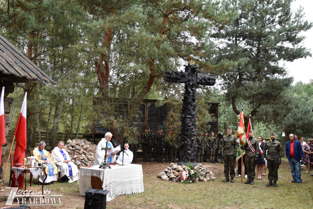 Krzyż Męczenników i hołd ofiarom sowieckiego reżimu