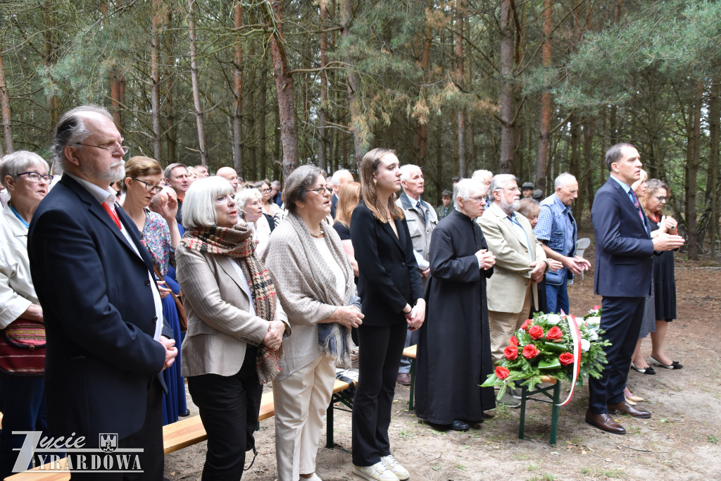 Krzyż Męczenników i hołd ofiarom sowieckiego reżimu