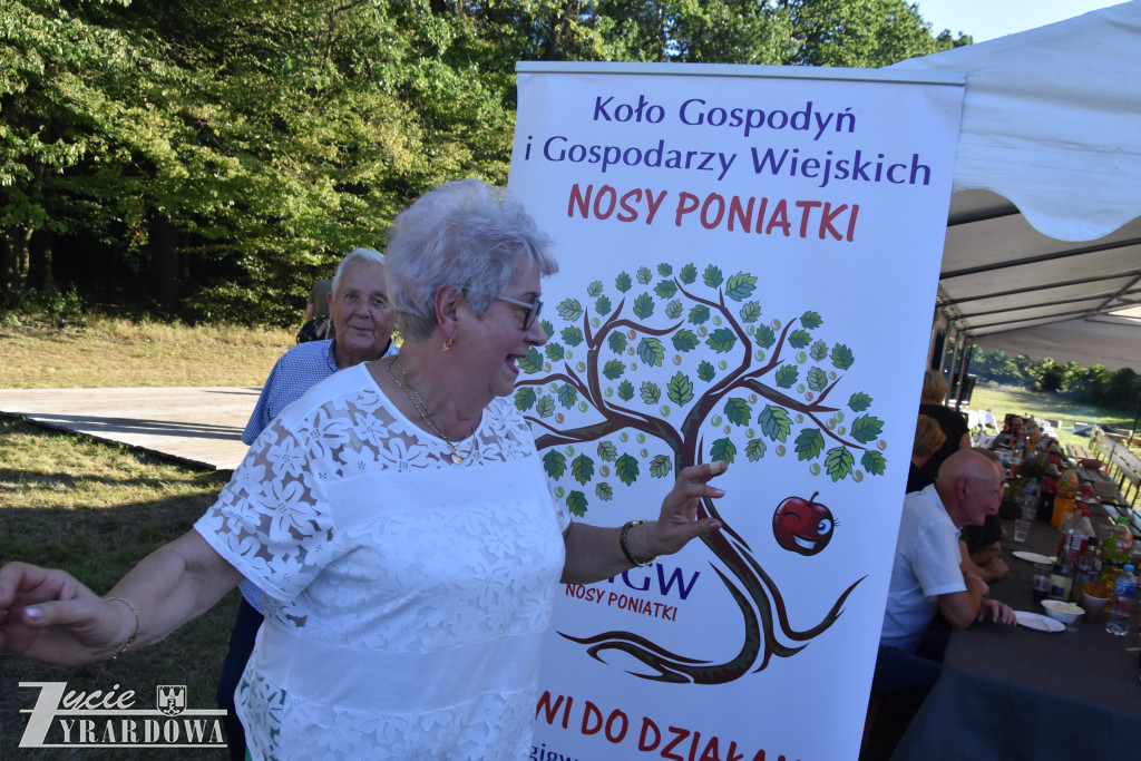 Dzień Pieczonego Jabłka – integracja pod dębem