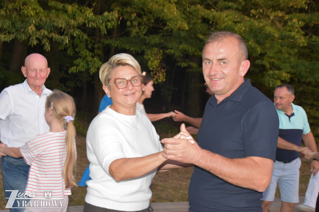 Dzień Pieczonego Jabłka – integracja pod dębem