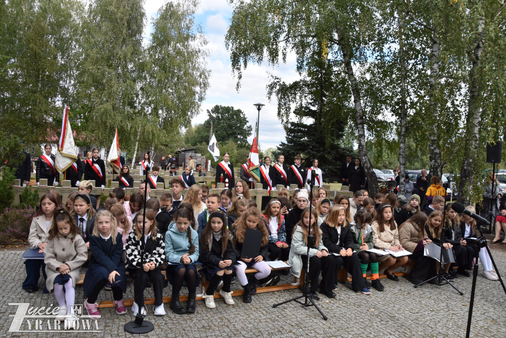 Wielki hołd poległym na Ziemi Jaktorowskiej