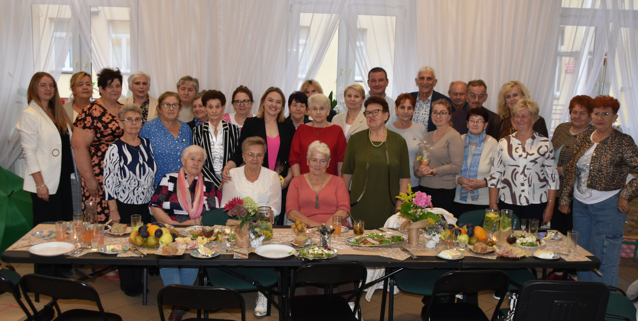 Seniorzy żyją aktywnie i są szczęśliwi