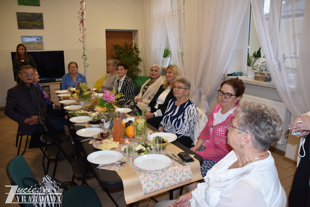 Seniorzy żyją aktywnie i są szczęśliwi