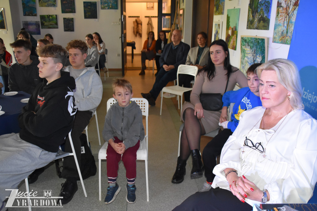 Podróż przez życie pisarki – od Asiuni do Joanny