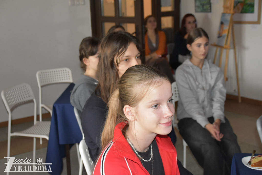 Podróż przez życie pisarki – od Asiuni do Joanny