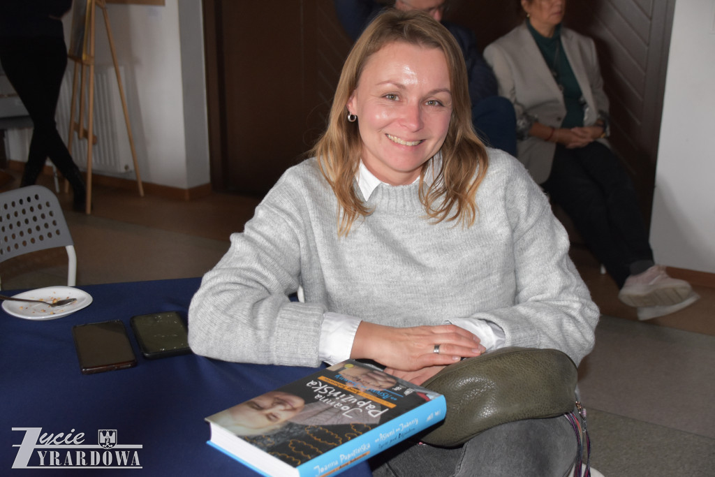 Podróż przez życie pisarki – od Asiuni do Joanny