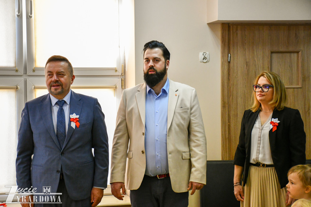 Przedszkolaki z MP nr 5  świętują Niepodległość