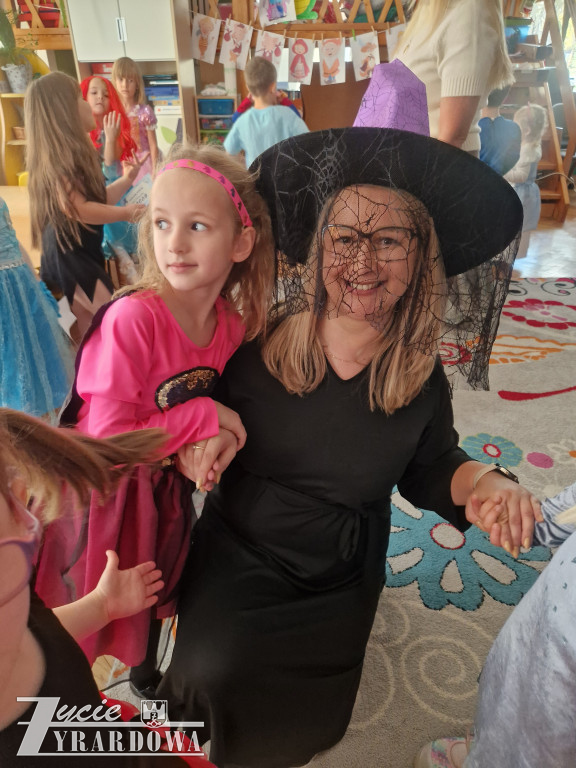 Dzień Postaci z Bajek w „Dziesiątce”