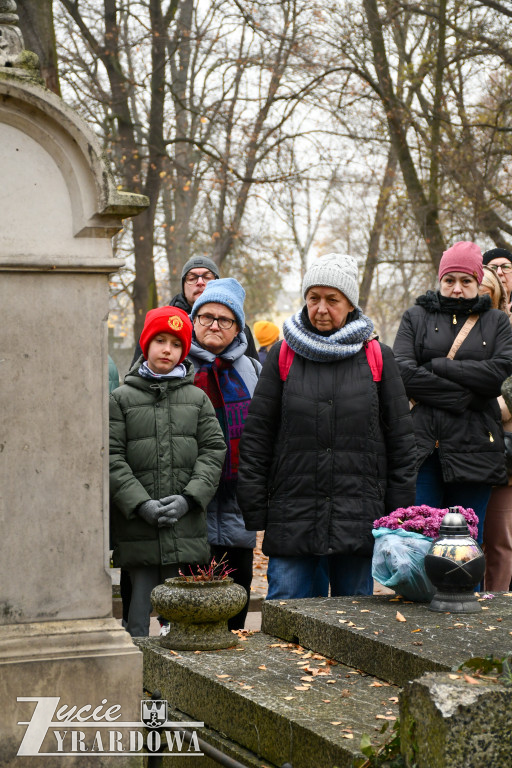 Zaduszkowy spacer po żyrardowskim cmentarzu