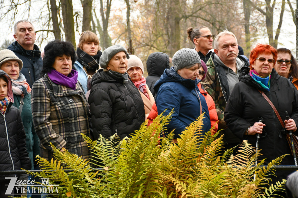 Zaduszkowy spacer po żyrardowskim cmentarzu
