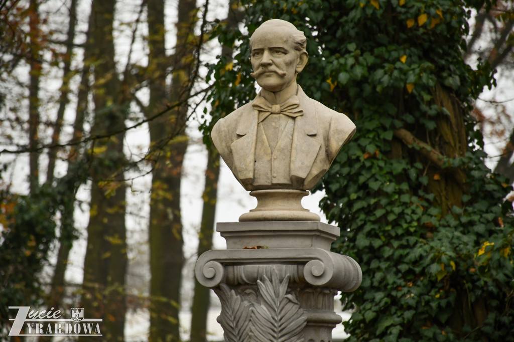 Zaduszkowy spacer po żyrardowskim cmentarzu