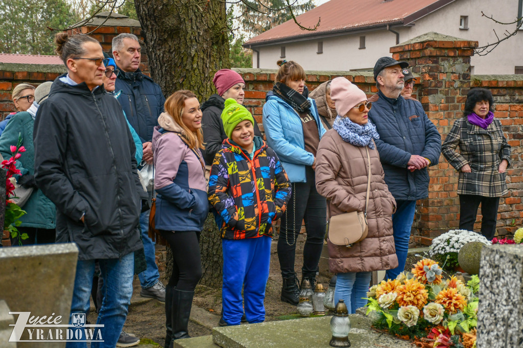 Zaduszkowy spacer po żyrardowskim cmentarzu