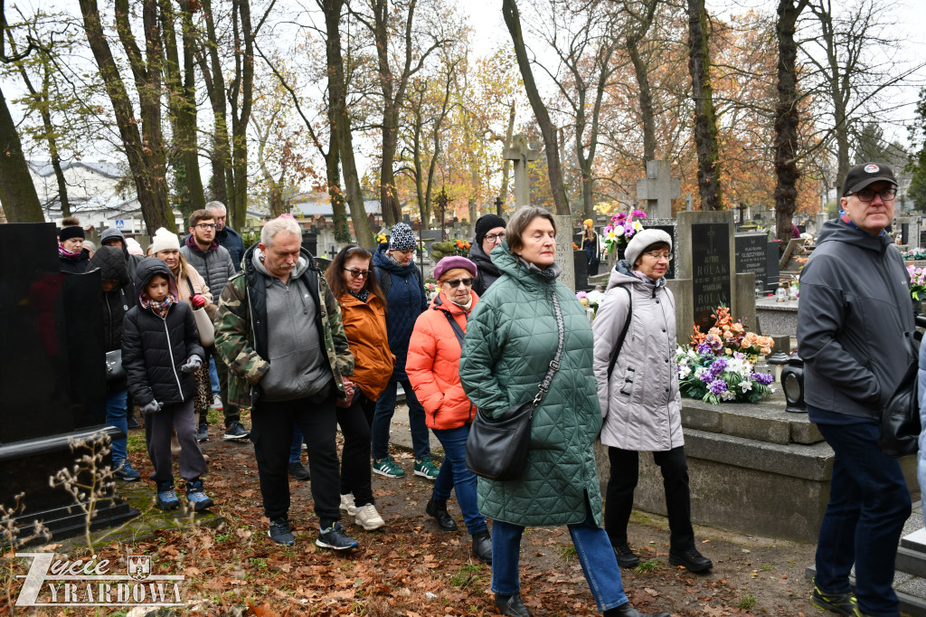 Zaduszkowy spacer po żyrardowskim cmentarzu