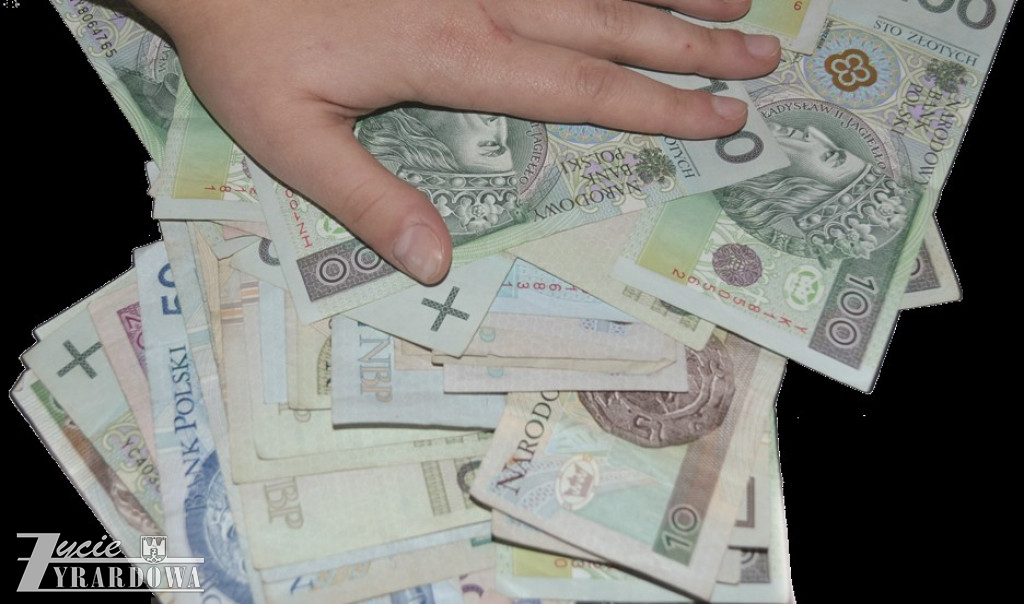 „Makler” wyłudził 86 tysięcy