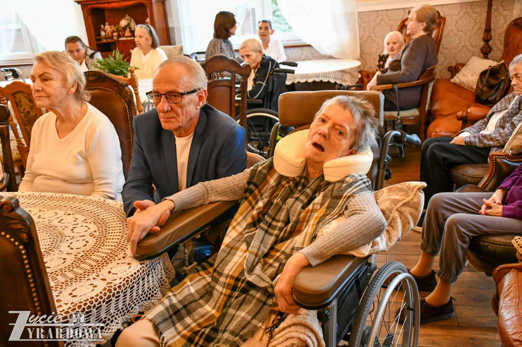 Muzyka i uśmiechy  w Przestrzeni Seniora