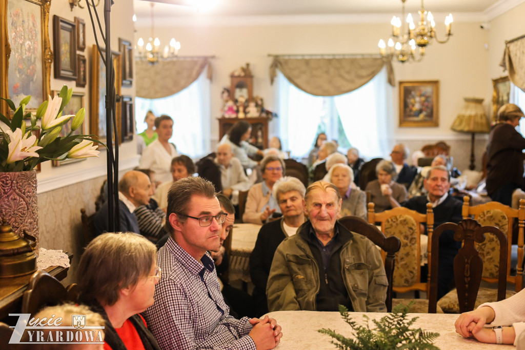 Muzyka i uśmiechy  w Przestrzeni Seniora