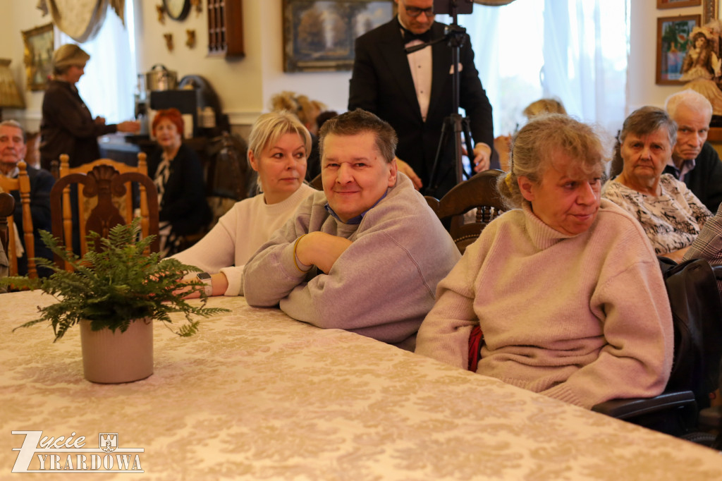 Muzyka i uśmiechy  w Przestrzeni Seniora