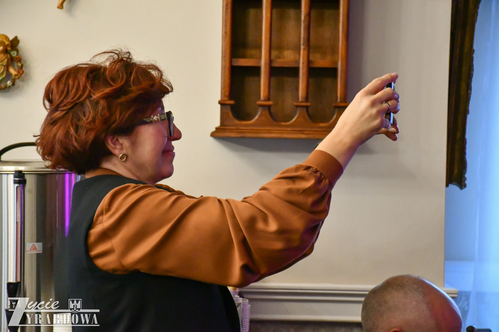 Muzyka i uśmiechy  w Przestrzeni Seniora