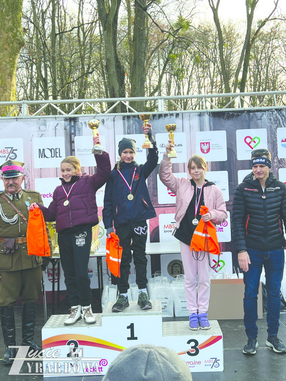 Biegacze z LKS Osuchów na podium