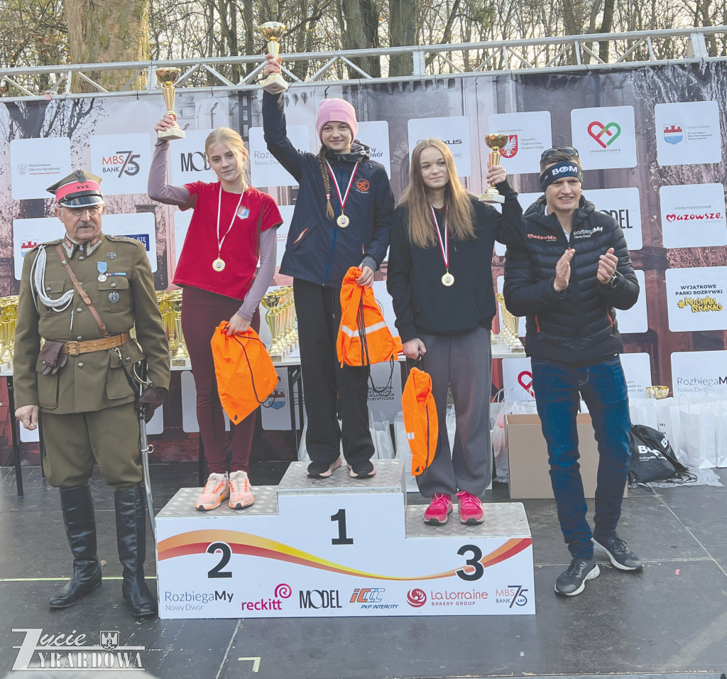 Biegacze z LKS Osuchów na podium