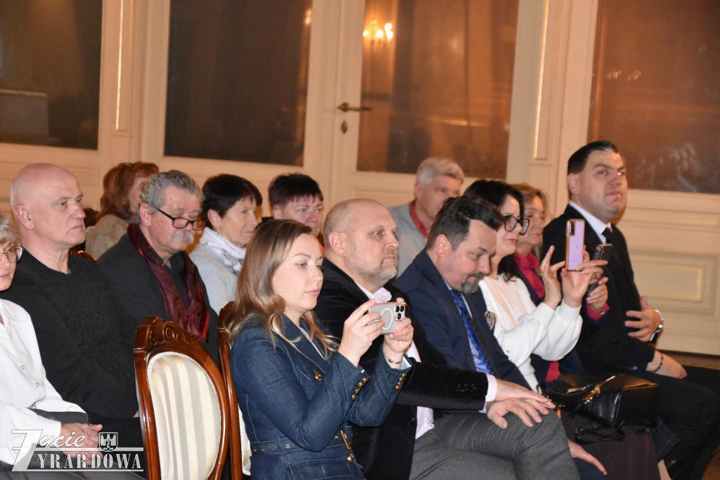 Nie pozostawiono suchej nitki na rządzących