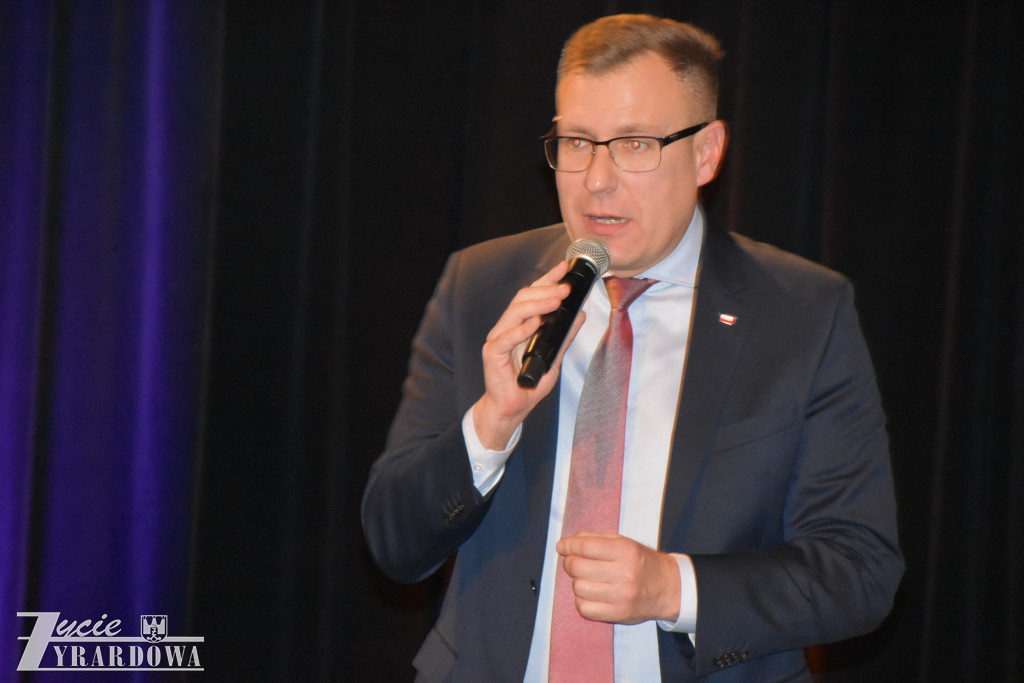 Nie pozostawiono suchej nitki na rządzących