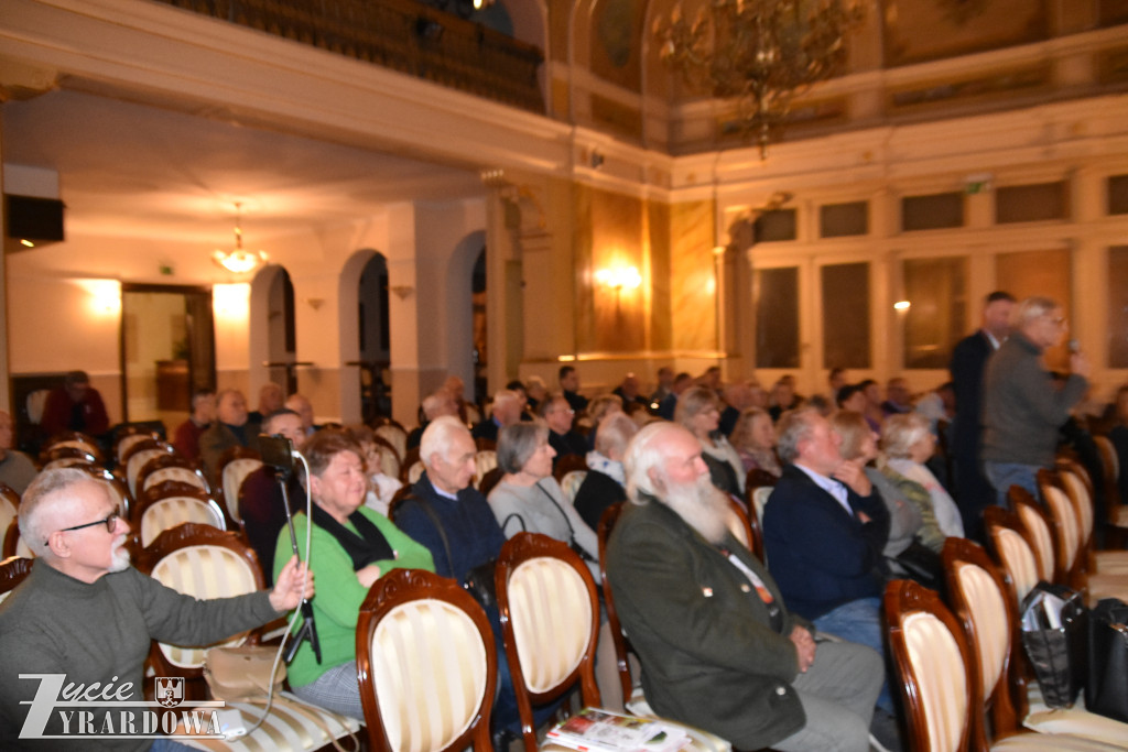 Nie pozostawiono suchej nitki na rządzących