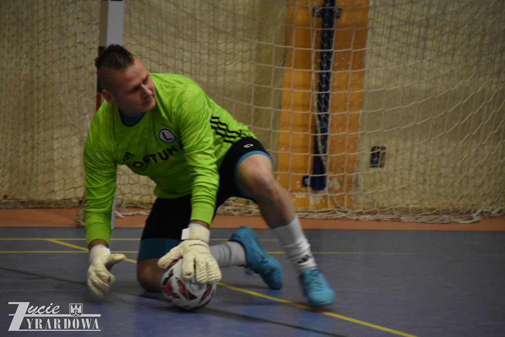 Legia Mszczonów z głównym trofeum