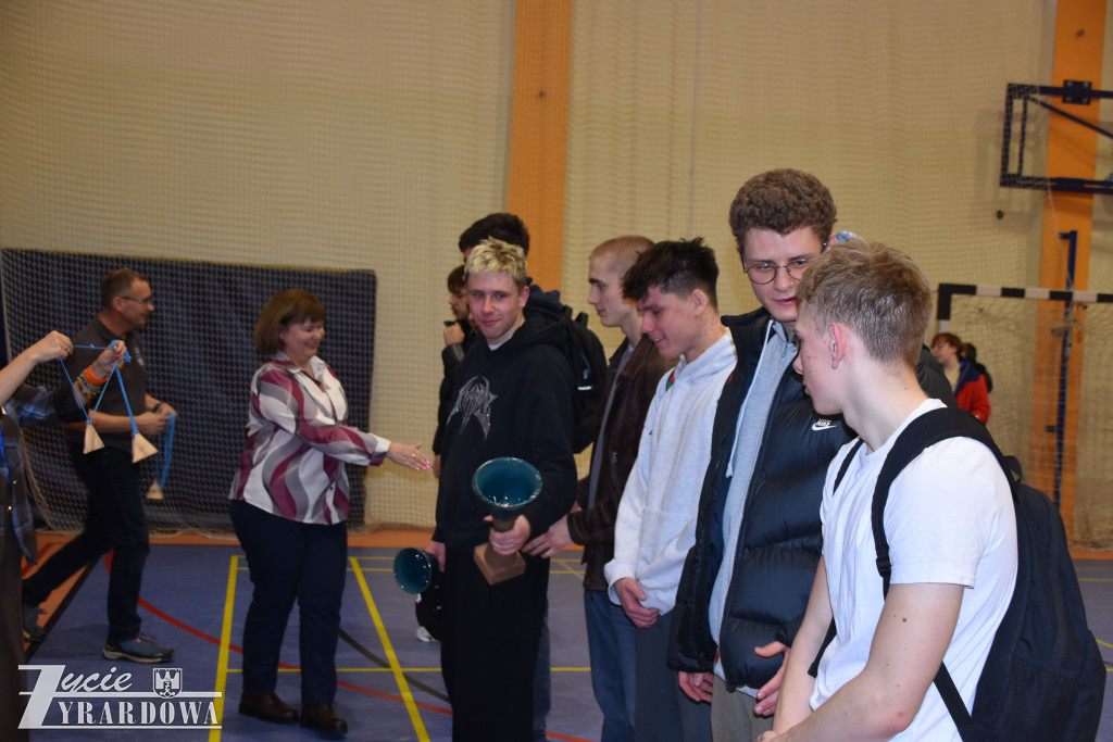 Legia Mszczonów z głównym trofeum