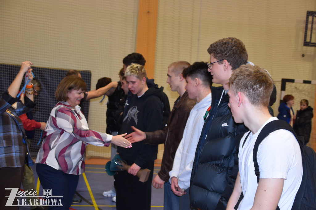 Legia Mszczonów z głównym trofeum