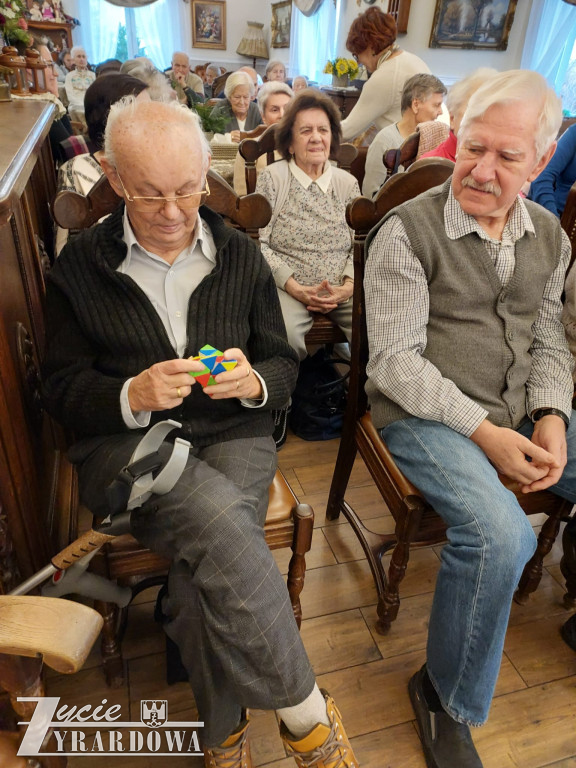 Uczniowie SP 6 zachwycili seniorów swoimi pasjami
