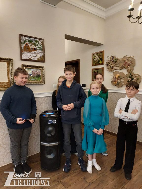 Uczniowie SP 6 zachwycili seniorów swoimi pasjami