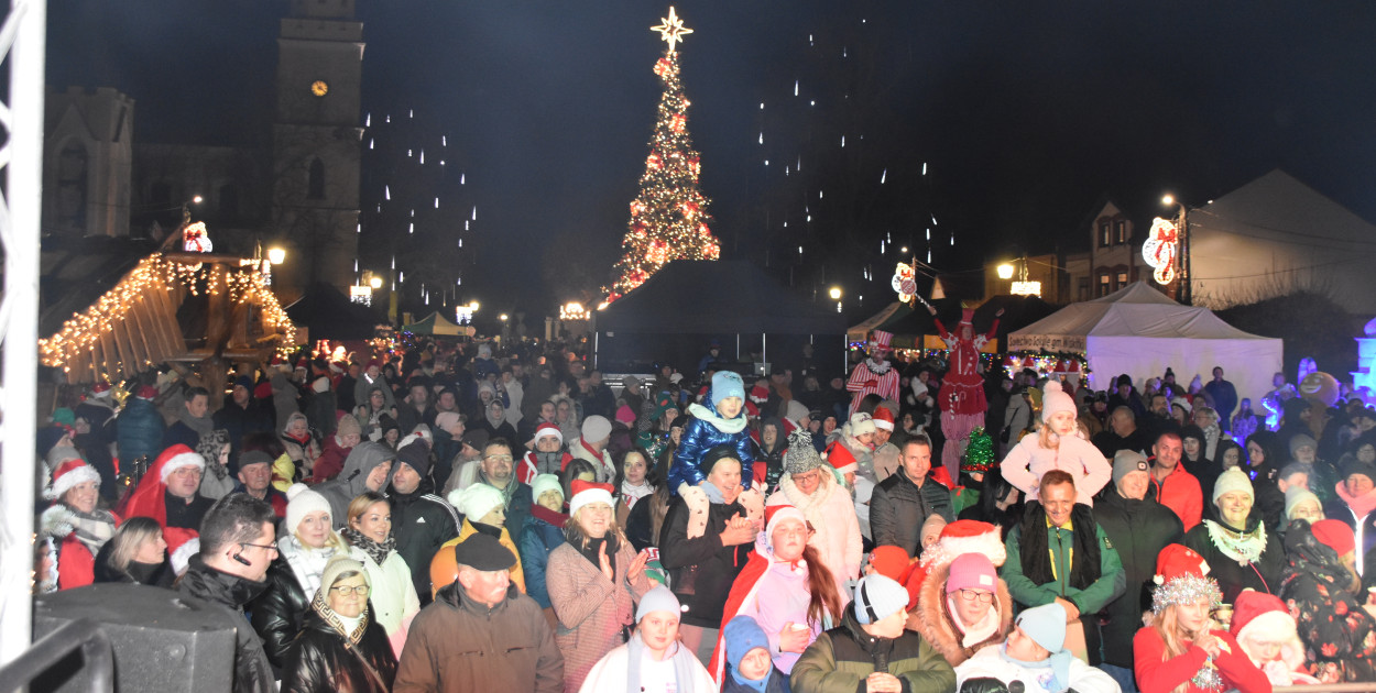 Mikołajki z Gwiazdami w Wiskitkach w bajkowej scenerii