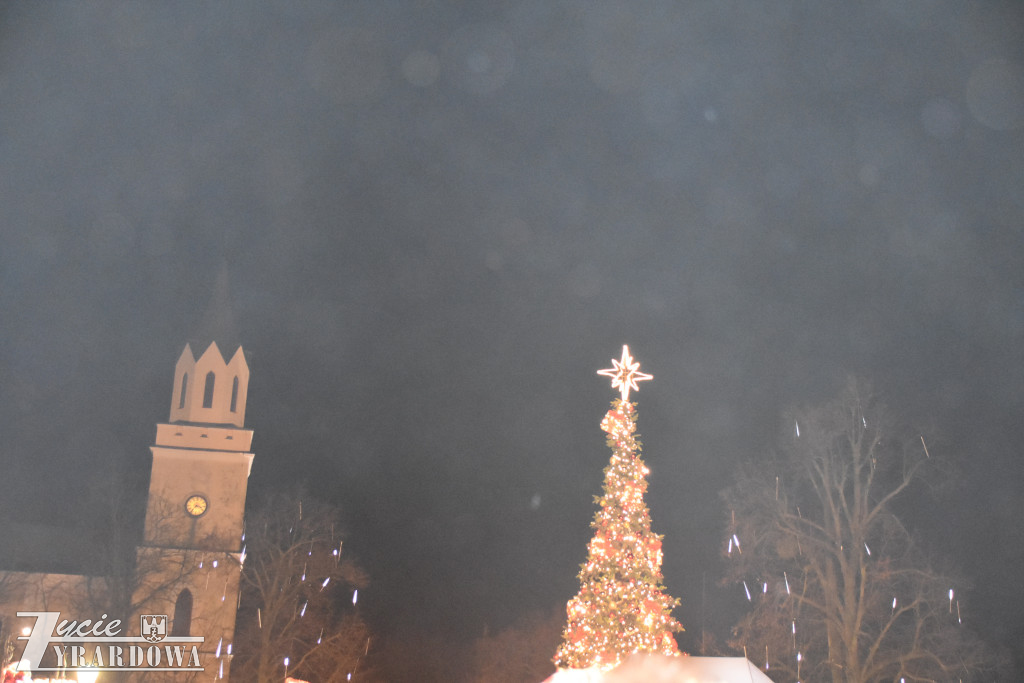 Mikołajki z Gwiazdami w Wiskitkach w bajkowej scenerii