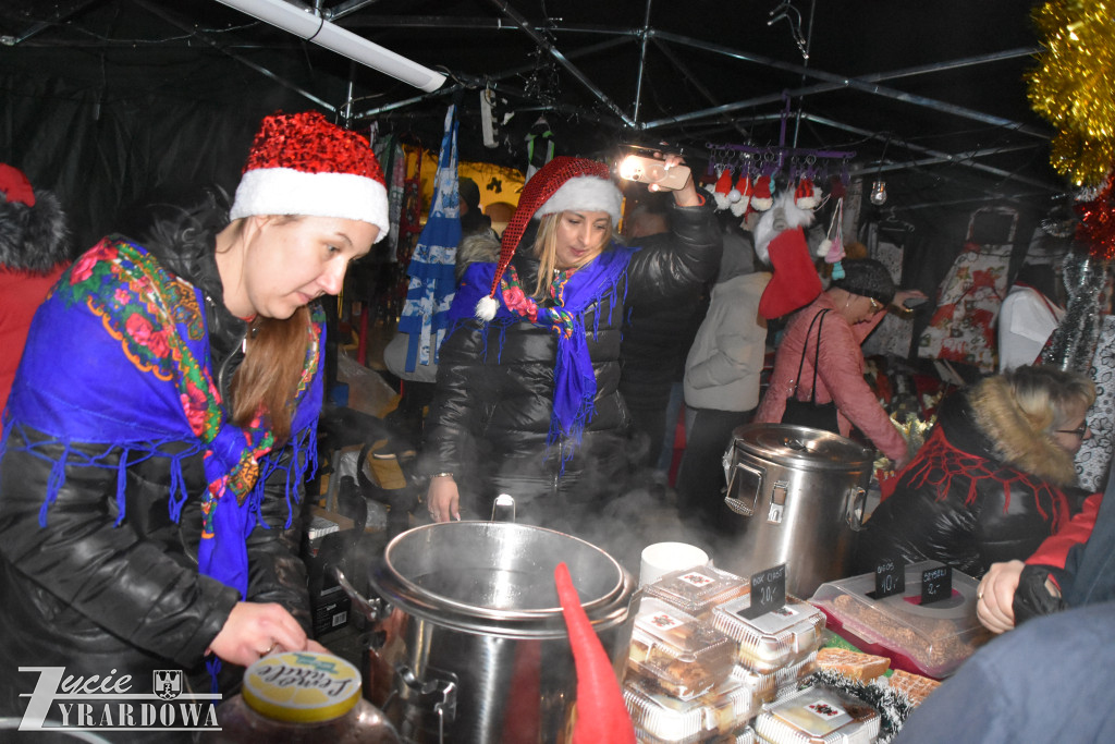 Mikołajki z Gwiazdami w Wiskitkach w bajkowej scenerii