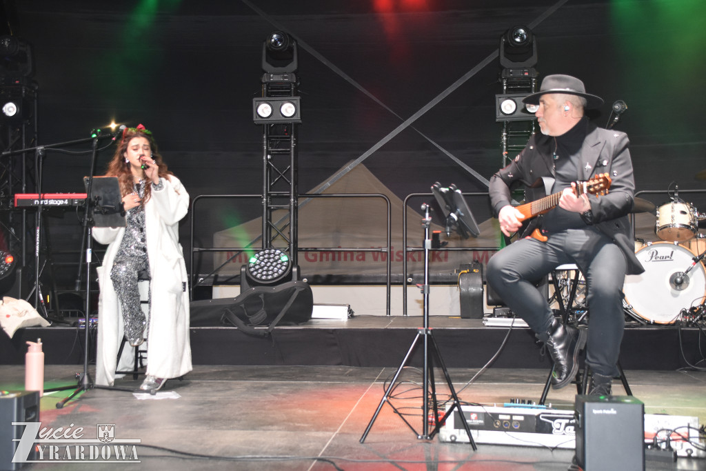 Mikołajki z Gwiazdami w Wiskitkach w bajkowej scenerii