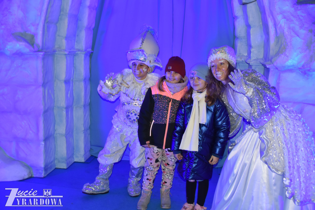 Mikołajki z Gwiazdami w Wiskitkach w bajkowej scenerii