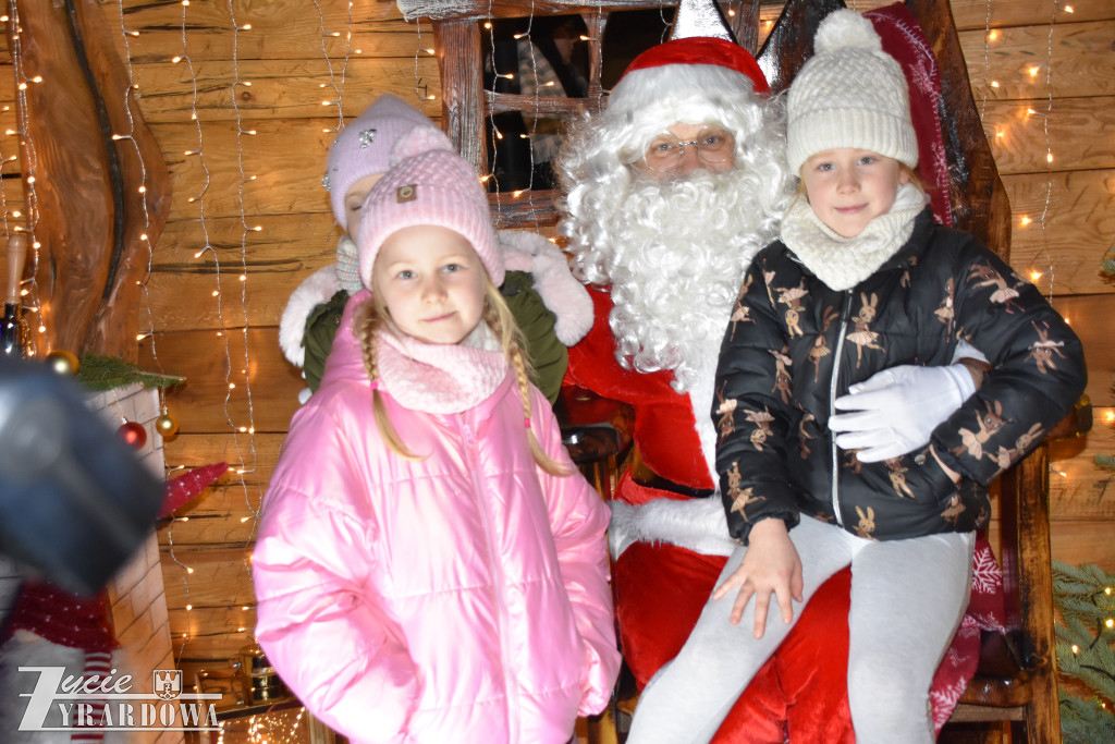 Mikołajki z Gwiazdami w Wiskitkach w bajkowej scenerii