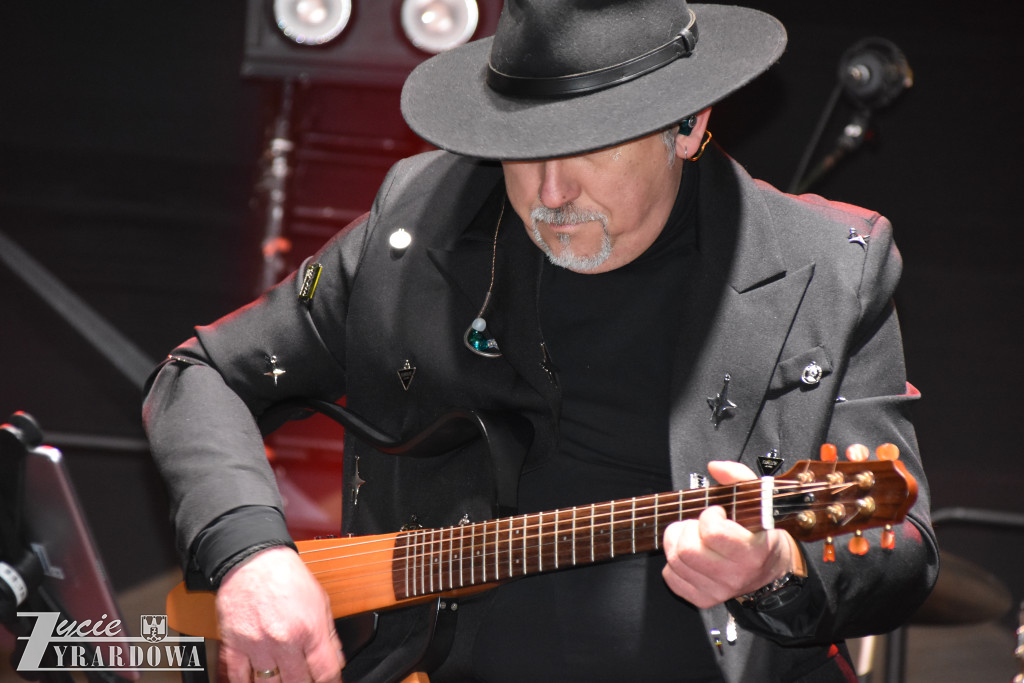 Mikołajki z Gwiazdami w Wiskitkach w bajkowej scenerii