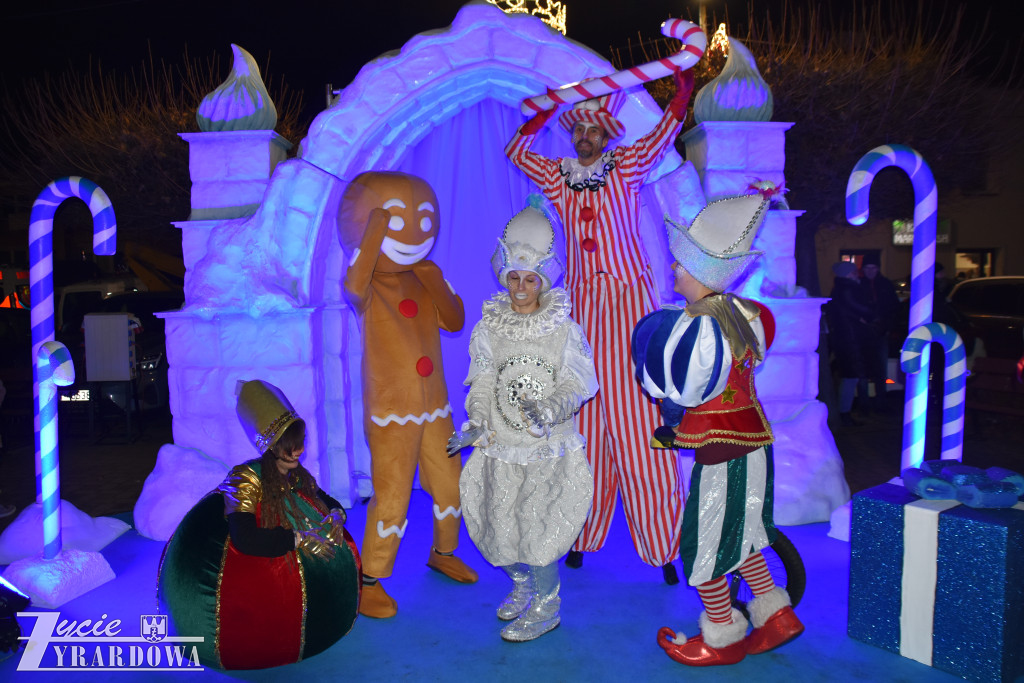 Mikołajki z Gwiazdami w Wiskitkach w bajkowej scenerii