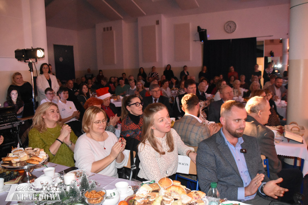 Jasełka i piękna atmosfera bliskiego Bożego Narodzenia