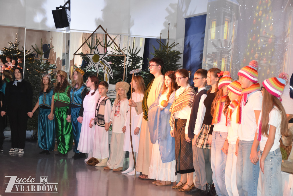 Jasełka i piękna atmosfera bliskiego Bożego Narodzenia